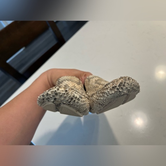 Johnston & Murphy Brown Snakeskin Loafers Classic size 9 - Picture 3 of 11